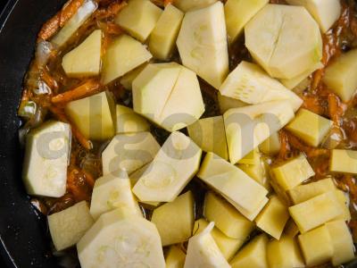 Bulvių košės su konservuotais kukurūzais ir cukinija receptas Žingsnis 2