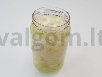 Greitai marinuoti svogūnai mėsai Žingsnis 3