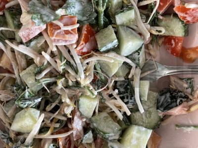 Salotos su kopūstais pagrindine nuotrauka