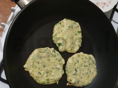Skanūs cukinijų paplotėliai. Žingsnis 3