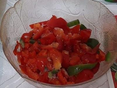 Sultinga vištiena su paprika ir ryžiais Žingsnis 1