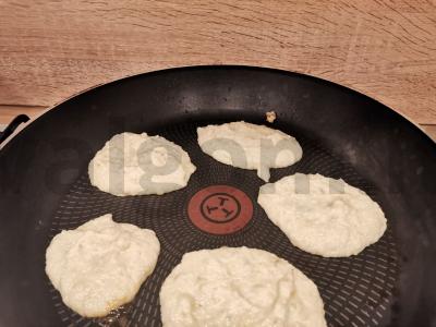 Bananiniai blyneliai su kokosų miltais Žingsnis 6