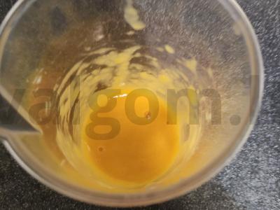 Kefyro ir konservuotų persikų kokteilis Žingsnis 1