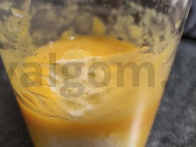 Kefyro ir konservuotų persikų kokteilis Žingsnis 2