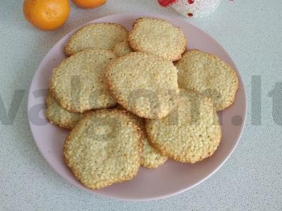 Aromatingi sezamo sausainiai pagrindine nuotrauka