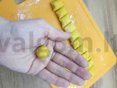 Vištienos sriuba su sūrio koldūnais Žingsnis 5