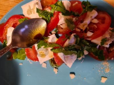 "Caprese" su sūriu ir pomidorais "Rožinis rojus" Žingsnis 6