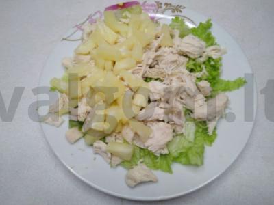 Salotos su kalakutiena ir ananasais Žingsnis 3