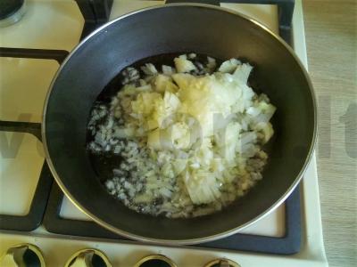 Naminiai koldūnai su raugintais kopūstais Žingsnis 1