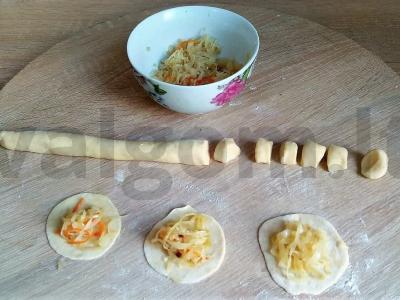 Naminiai koldūnai su raugintais kopūstais Žingsnis 4