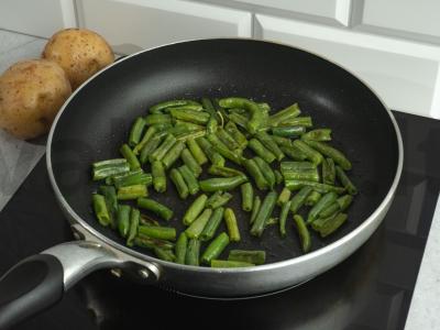 Bulvių košė su keptomis šparaginėmis pupelėmis Žingsnis 3