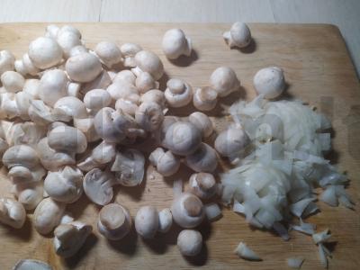 Sultinga vištiena su grikiais ir grybais iš orkaitės Žingsnis 1