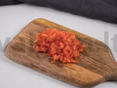 Salotos su rausvąja lašiša, grybais ir paprikomis Žingsnis 1