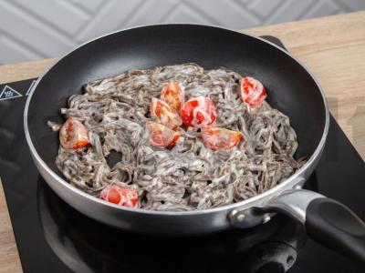 Soba su grietinėlės sūriu ir vyšniniais pomidorais Žingsnis 3