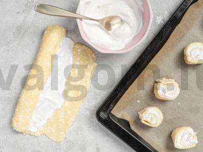 Tortas rožių sausainiai su meringe Žingsnis 3