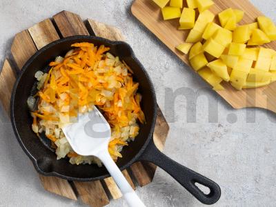 Sriuba su kukurūzais vištienos sultinyje Žingsnis 1