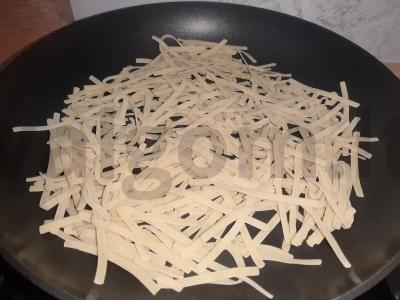 Makaronų sriuba su daržovėmis, krapais ir prieskoniais Žingsnis 5