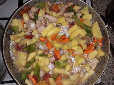 Daržovių ir mėsos troškinys. Žingsnis 5