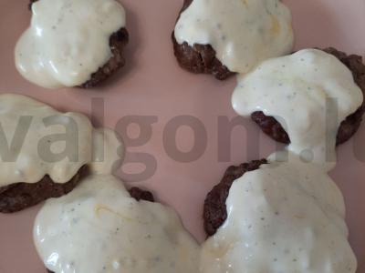 Kepenų paplotėliai su grietinės padažu pagrindine nuotrauka