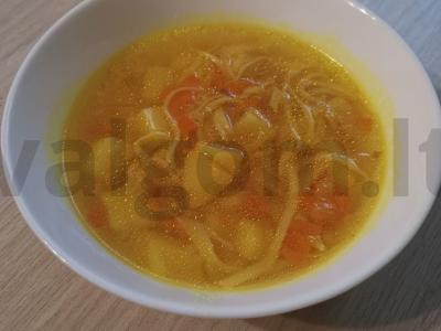 Naminiai makaronai, kad sriuba būtų aromatinga pagrindine nuotrauka