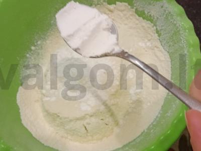 Varškės pyragėliai su uogiene Žingsnis 3