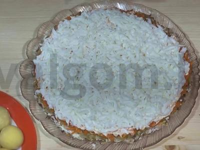 Salotos su vištienos kepenėlėmis ir marinuotais agurkais Žingsnis 7