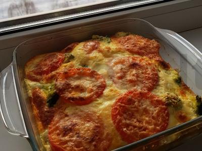 Kaimo troškinys su vištiena ir daržovėmis pagrindine nuotrauka