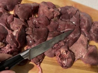 Vištienos kepenėlės grietinėje Žingsnis 1