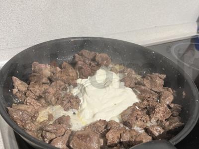 Vištienos kepenėlės grietinėje Žingsnis 4