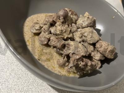 Vištienos kepenėlės grietinėje pagrindine nuotrauka