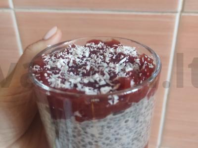 Desertas su chia sėklomis pagrindine nuotrauka