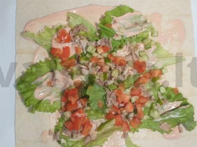 Sultinga šaverma su vištiena ir daržovėmis Žingsnis 6