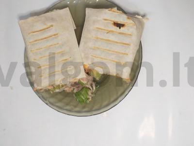 Sultinga šaverma su vištiena ir daržovėmis pagrindine nuotrauka