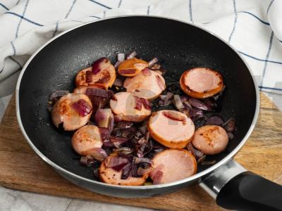 Bulvių košė su dešrelėmis ir svogūnais Žingsnis 3