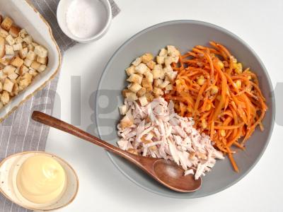 Salotos su kukurūzais ir naminiais skrebučiais Žingsnis 2