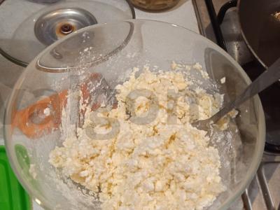 Sūrio pyragėliai su žemės riešutų pasta pusryčiams Žingsnis 2
