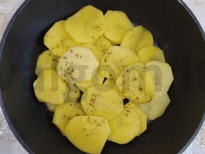 Bulvių apkepas su mėsa, pomidorais ir sūriu Žingsnis 4