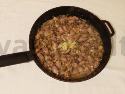 Vištienos širdelės su grybais grietinės padaže Žingsnis 2