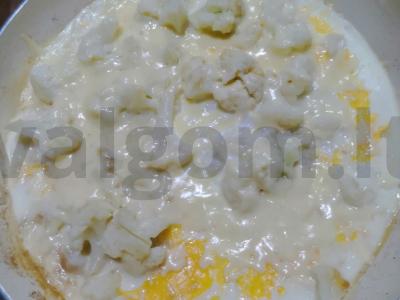 Žiedinių kopūstų omletas su sūriu Žingsnis 4
