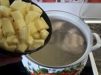 Harcho sriuba su vištiena Žingsnis 1