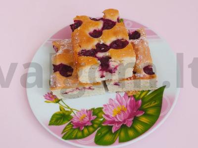 Pjaustytų vyšnių pyragas "Cherry Delight pagrindine nuotrauka
