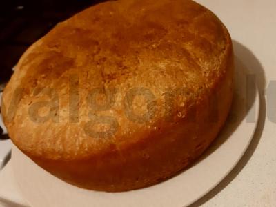 Naminė duona pagrindine nuotrauka