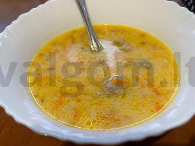 Naminė sūrio sriuba pagrindine nuotrauka