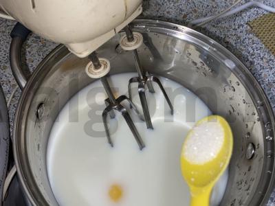 Labai purūs ir skanūs blyneliai su grietine Žingsnis 3