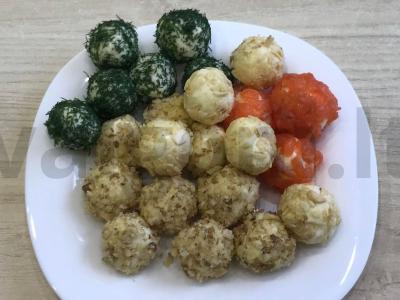 Užkandžių sūrio rutuliukai su dviejų rūšių sūriu Žingsnis 4