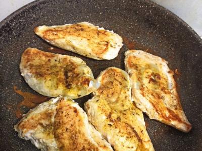 Vištienos filė grietinės padaže Žingsnis 2