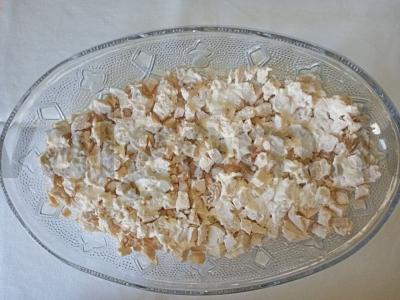 Sluoksniuotos salotos su vištienos filė ir žemės riešutais Žingsnis 2