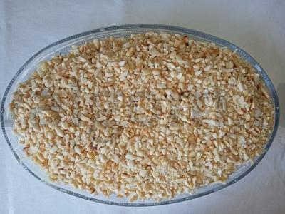 Sluoksniuotos salotos su vištienos filė ir žemės riešutais Žingsnis 5