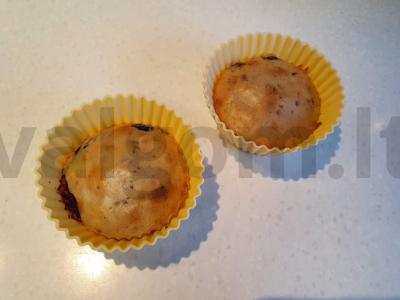 Mėlynių keksiukai vaikams pagrindine nuotrauka