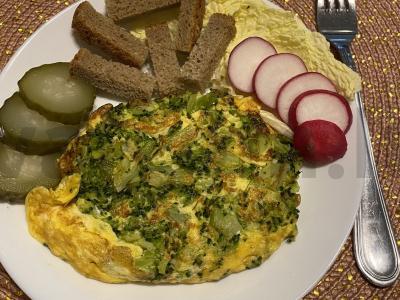 Kiaušiniai su brokoliais pagrindine nuotrauka